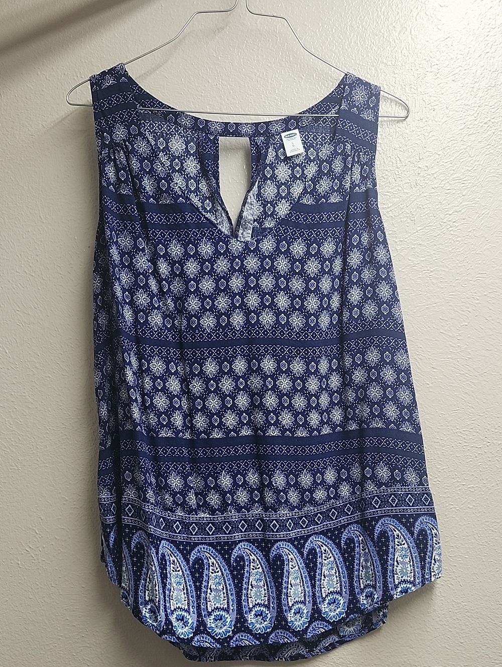 Old Navy Navy and White Printed Sleeveless Tank